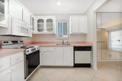 2532 Boundbrook Drive S #104, Palm Springs, FL 33406 - Photo 3