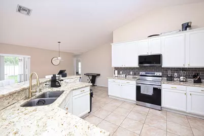 2606 Serenity Circle N, Fort Pierce, FL 34981 - Photo 15