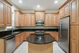810 NW 83rd Ln, Boca Raton, FL 33487 - Photo 9