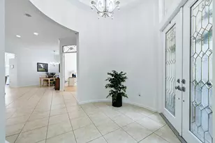 9857 Via Grande W, Wellington, FL 33411 - Photo 3