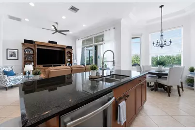 9857 Via Grande W, Wellington, FL 33411 - Photo 7