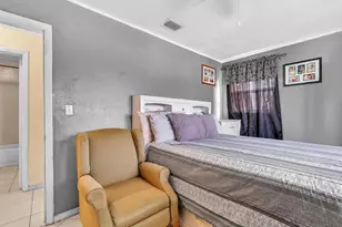 2131 Acapulco Dr, Miramar, FL 33023 - Photo 17