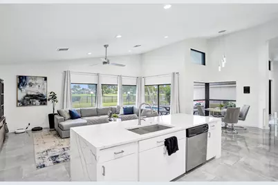 10875 Boca Woods Lane, Boca Raton, FL 33428 - Photo 13