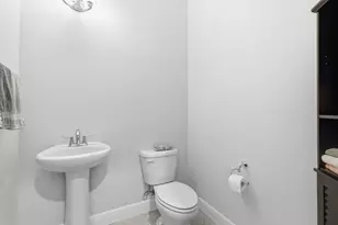 2553 NW Crystal Lake Dr NW, Jensen Beach, FL 34957 - Photo 43