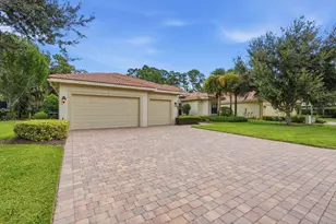 2553 NW Crystal Lake Dr NW, Jensen Beach, FL 34957 - Photo 3