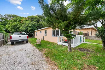 728 22nd Street, West Palm Beach, FL 33407 - Photo 1