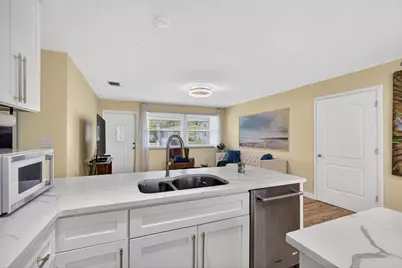 140 W 31st Court, Riviera Beach, FL 33404 - Photo 13
