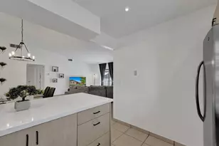 1115 NE 1st Ct, Hallandale Beach, FL 33009 - Photo 27