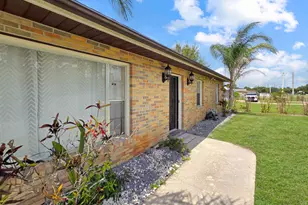 801 W Weatherbee Rd, Fort Pierce, FL 34982 - Photo 5