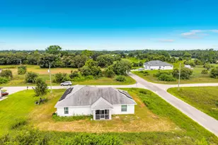 2501 E 17th St, Lehigh Acres, FL 33972 - Photo 15
