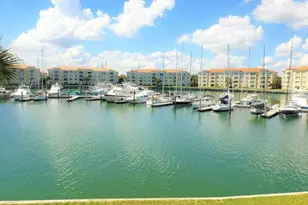 10 Harbour Isle Dr E, Fort Pierce, FL 34949 - Photo 1