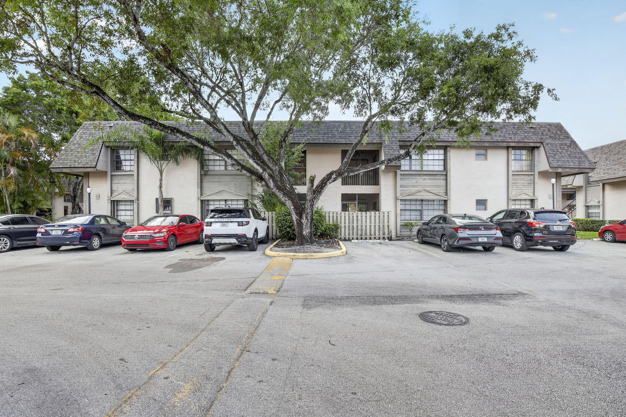 3610 NW 95th Terrace main architectural view