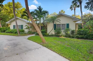 24 N Via Lucindia, Sewalls Point, FL 34996 - Photo 3