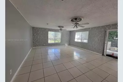 2070 NW 28th Terrace, Fort Lauderdale, FL 33311 - Photo 11