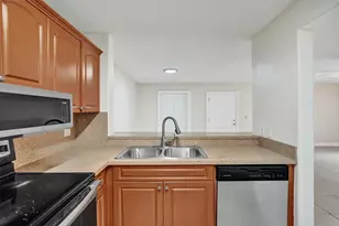10773 Cleary Blvd, Plantation, FL 33324 - Photo 7