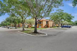 10773 Cleary Blvd, Plantation, FL 33324 - Photo 3