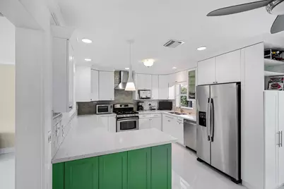 330 NE 48th Street, Oakland Park, FL 33334 - Photo 5