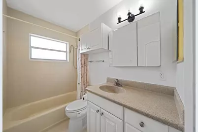 330 NE 48th Street, Oakland Park, FL 33334 - Photo 13