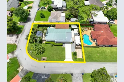 330 NE 48th Street, Oakland Park, FL 33334 - Photo 3
