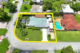 330 NE 48th St, Oakland Park, FL 33334 - Photo 3