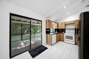 8114 Nutmeg Way, Tamarac, FL 33321 - Photo 3
