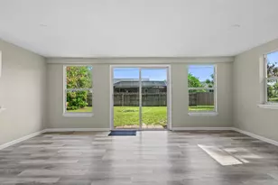 581 SE Crescent Ave, Port Saint Lucie, FL 34984 - Photo 23