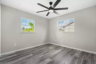 581 SE Crescent Ave, Port Saint Lucie, FL 34984 - Photo 25