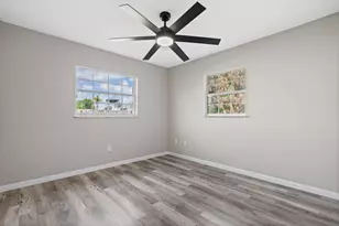 581 SE Crescent Ave, Port Saint Lucie, FL 34984 - Photo 27