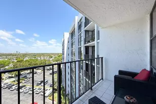 800 Parkview Dr, Hallandale, FL 33009 - Photo 21