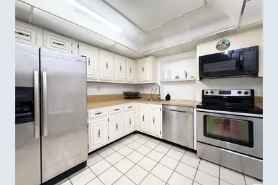 800 Parkview Drive #823, Hallandale, FL 33009 - Photo 11