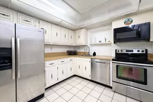 800 Parkview Dr, Hallandale, FL 33009 - Photo 11