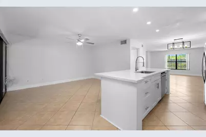 1517 Fairway Road, Pembroke Pines, FL 33026 - Photo 17