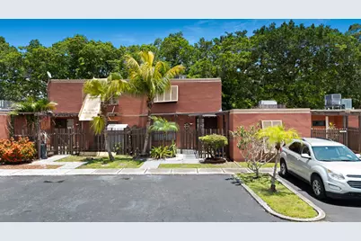 1517 Fairway Road, Pembroke Pines, FL 33026 - Photo 1