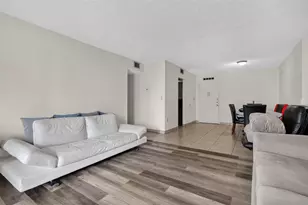 2780 NE 183rd St, Aventura, FL 33160 - Photo 9