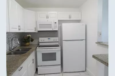 76 Cambridge D, West Palm Beach, FL 33417 - Photo 5