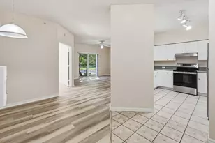 350 Crestwood Cir, Royal Palm Beach, FL 33411 - Photo 3