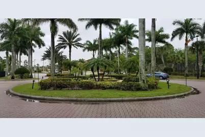 350 Crestwood Circle #201, Royal Palm Beach, FL 33411 - Photo 3