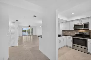 313 Lake Circle, North Palm Beach, FL 33408 - Photo 7