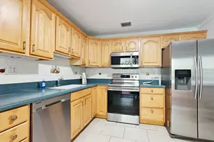 911 Burch Dr, West Palm Beach, FL 33415 - Photo 9