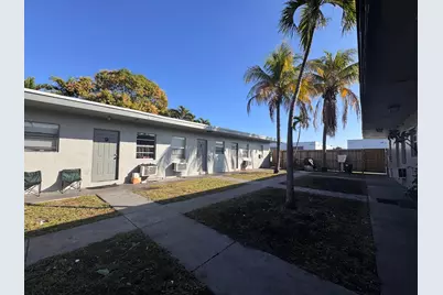 825 SW 10th Terrace #9, Pompano Beach, FL 33060 - Photo 1