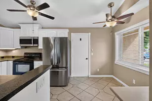 166 Raintree, Jupiter, FL 33458 - Photo 9
