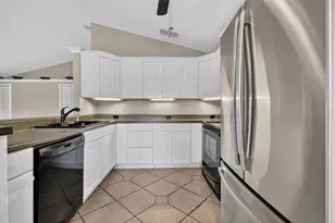 166 Raintree, Jupiter, FL 33458 - Photo 5