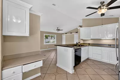 166 Raintree, Jupiter, FL 33458 - Photo 3