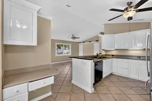 166 Raintree, Jupiter, FL 33458 - Photo 3