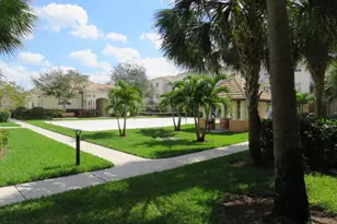 9873 Baywinds Dr, West Palm Beach, FL 33411 - Photo 5