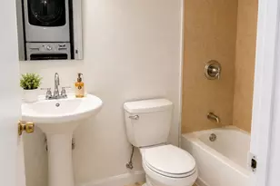 871 NE 207th Ln, Miami, FL 33179 - Photo 5