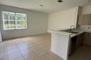 686 Lone Pine Ln, Weston, FL 33327 - Photo 7