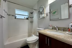 2801 NE 33rd Ct, Fort Lauderdale, FL 33306 - Photo 9