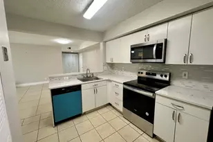 5701 Riverside Dr, Coral Springs, FL 33067 - Photo 3