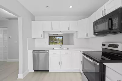 350 Club Circle #208, Boca Raton, FL 33487 - Photo 5